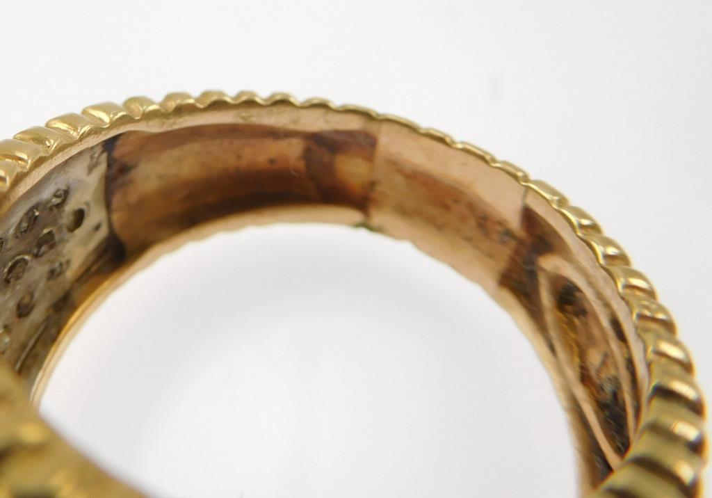 Lot #7: 14k ladies tapered dome style ring (14k yellow gold 2 outside ribbed trims/ 14k white