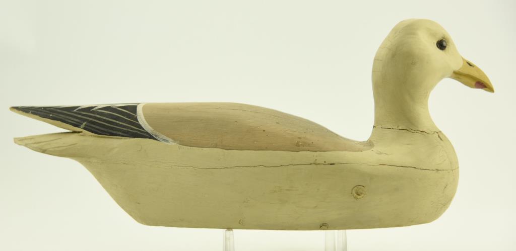 Lot #330 - Grayson Chesser, Jenkins Bridge, VA Sea Gull decoy Branded “C” on underside and