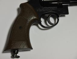 Lot #15 - Daisey Mfg. Co. Powerline model 44 CO2 .177 cal pistol in holster