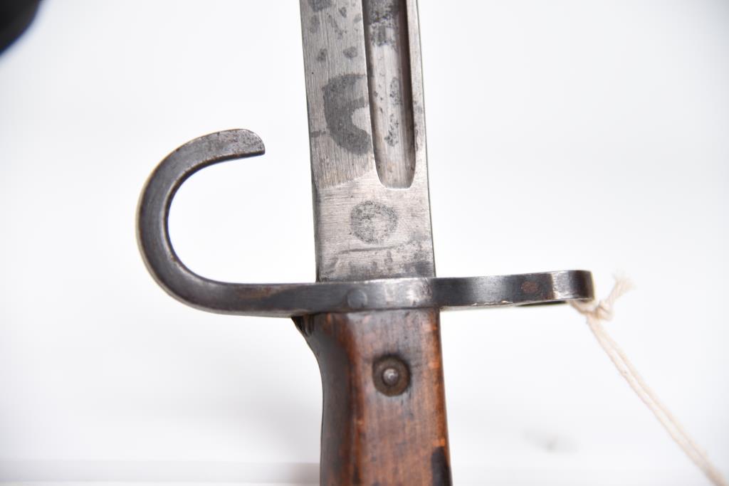 Lot #204 - Japanese Type 30 Bayonet w/scabbard