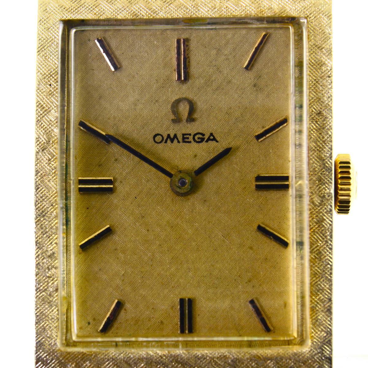 Authentic vintage Omega 14K yellow gold wristwatch