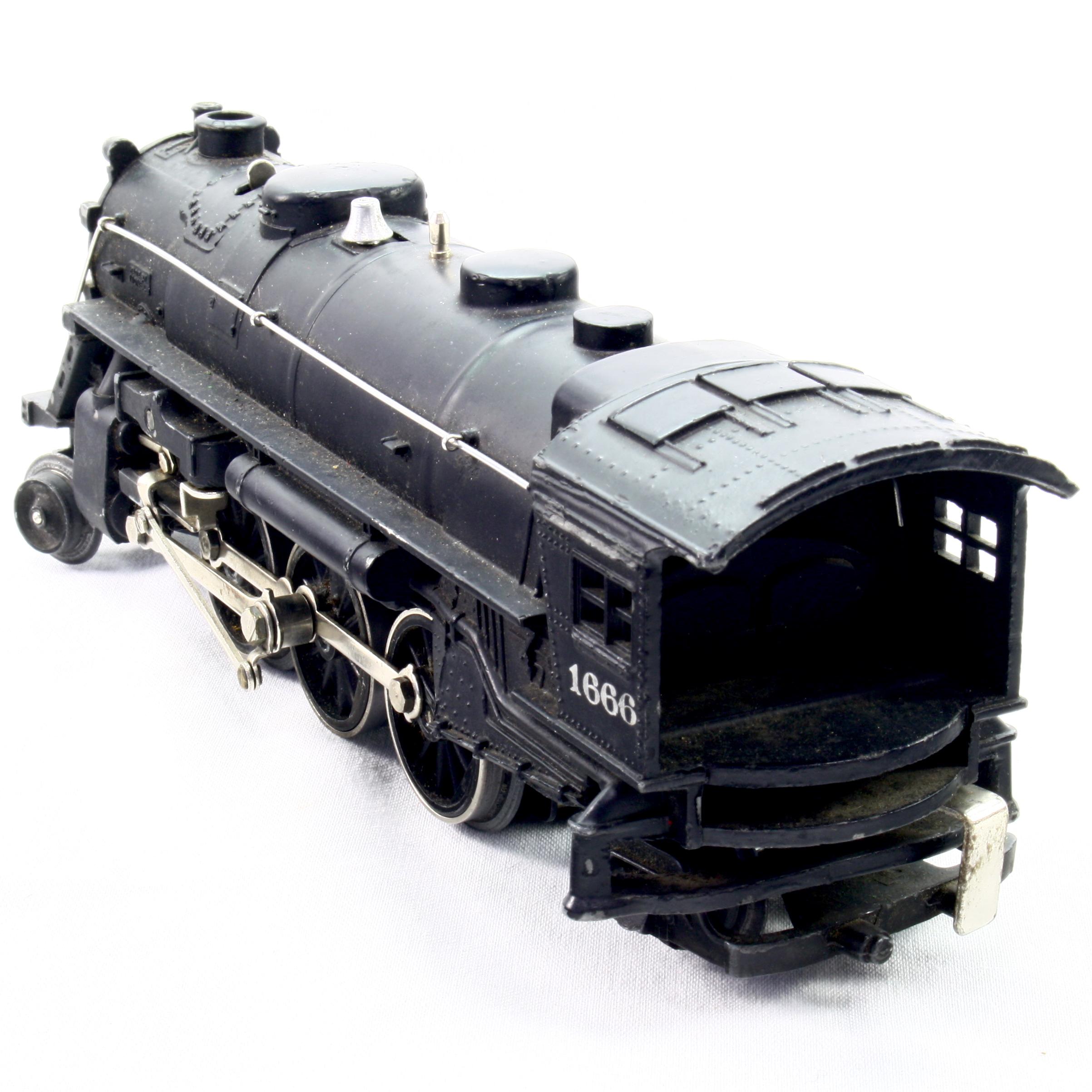 Pre-WWII Lionel O-scale Model 1666 train engine