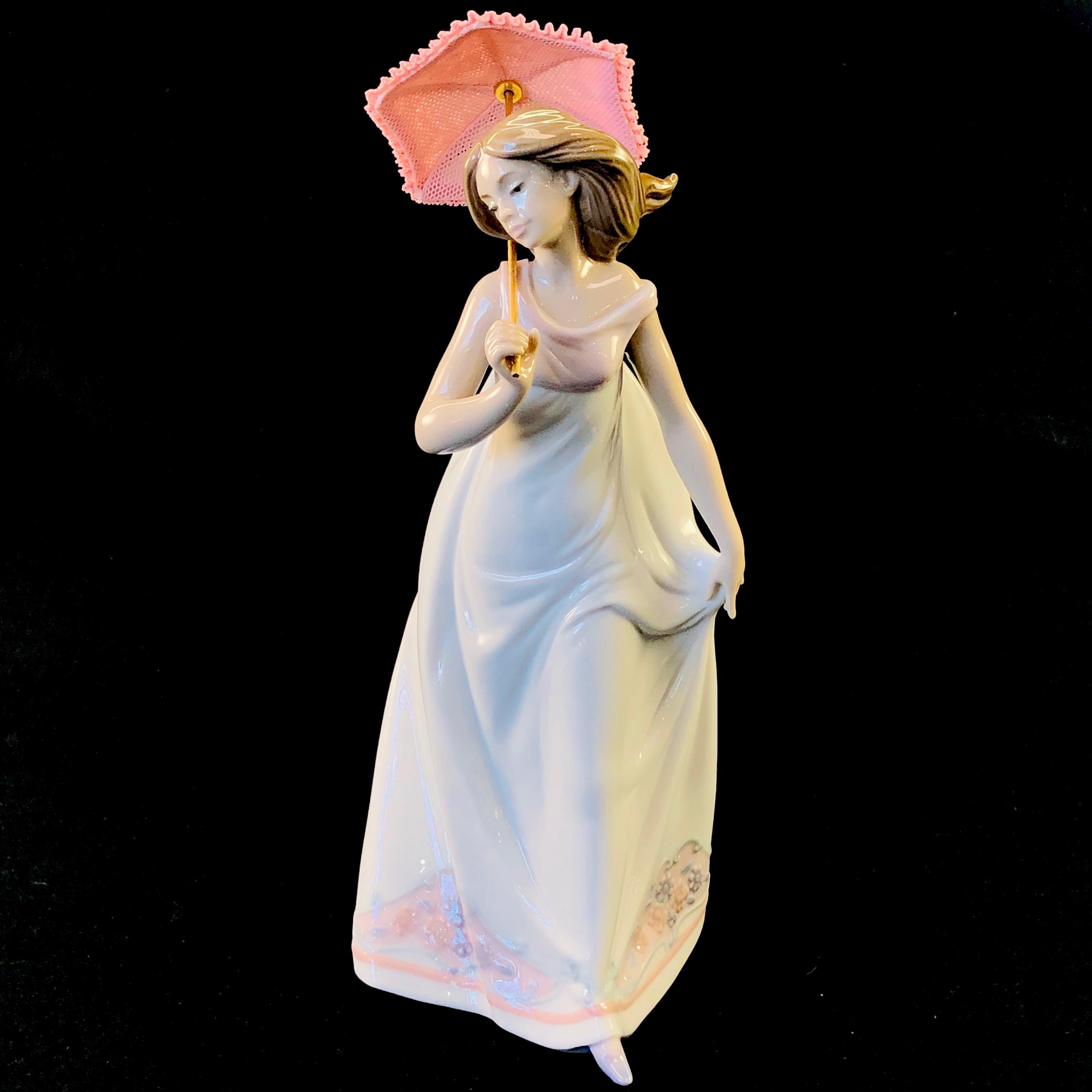 Estate Lladro #7636 "Afternoon Promenade" porcelain figurine with original box