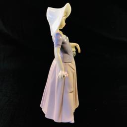Estate Lladro #6489 "Tailor Made" porcelain figurine with original box