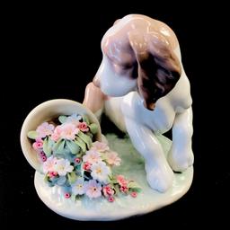 Estate Lladro #7672 "It Wasn't Me" porcelain figurine with original box