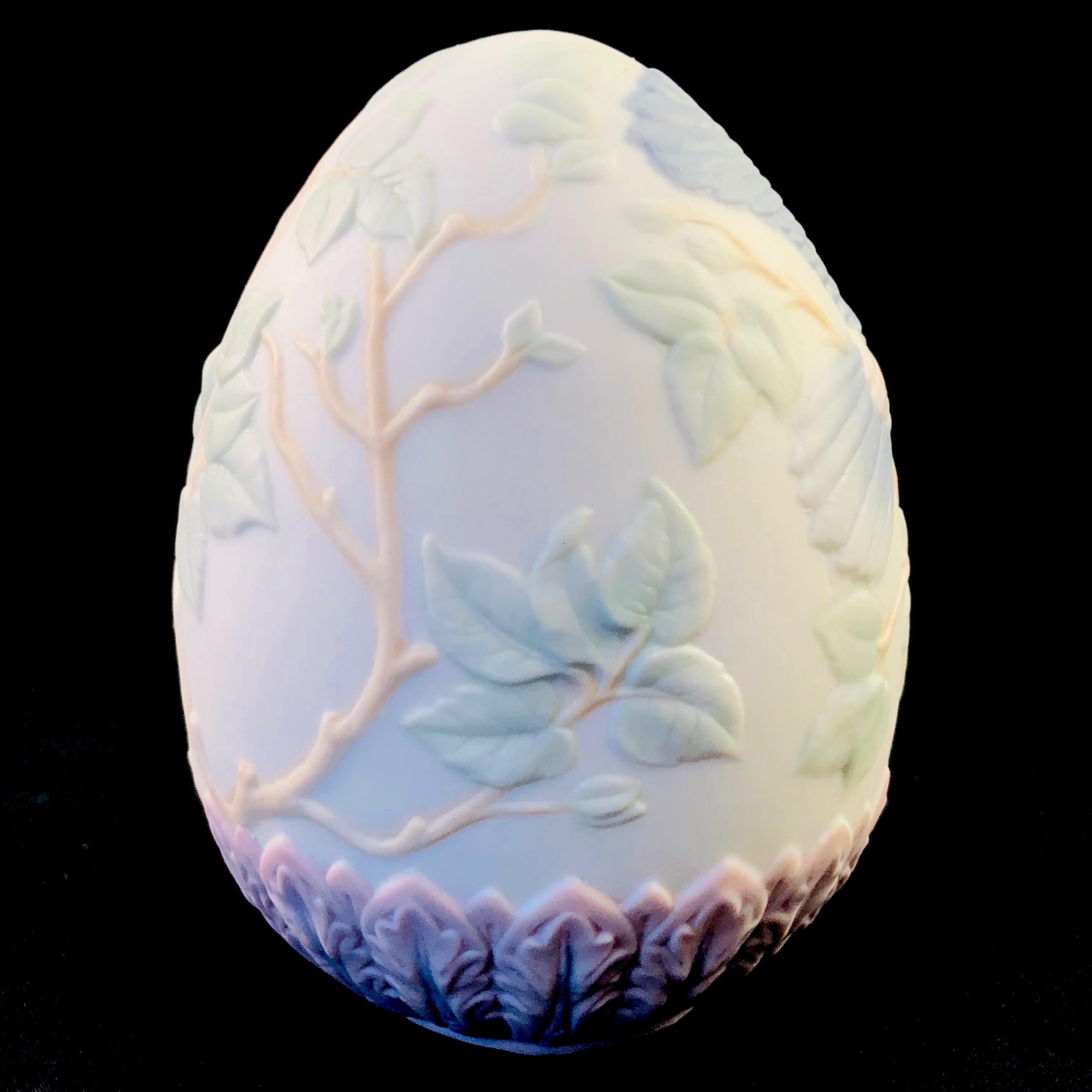 Estate Lladro #16083 1993 limited edition porcelain egg with original box