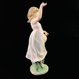 Estate Lladro #6580 "Garden Dance" porcelain figurine with original box