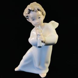 Estate Lladro #4540 "Angel with Flute" porcelain figurine