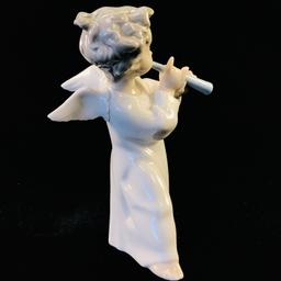 Estate Lladro #4540 "Angel with Flute" porcelain figurine with original box