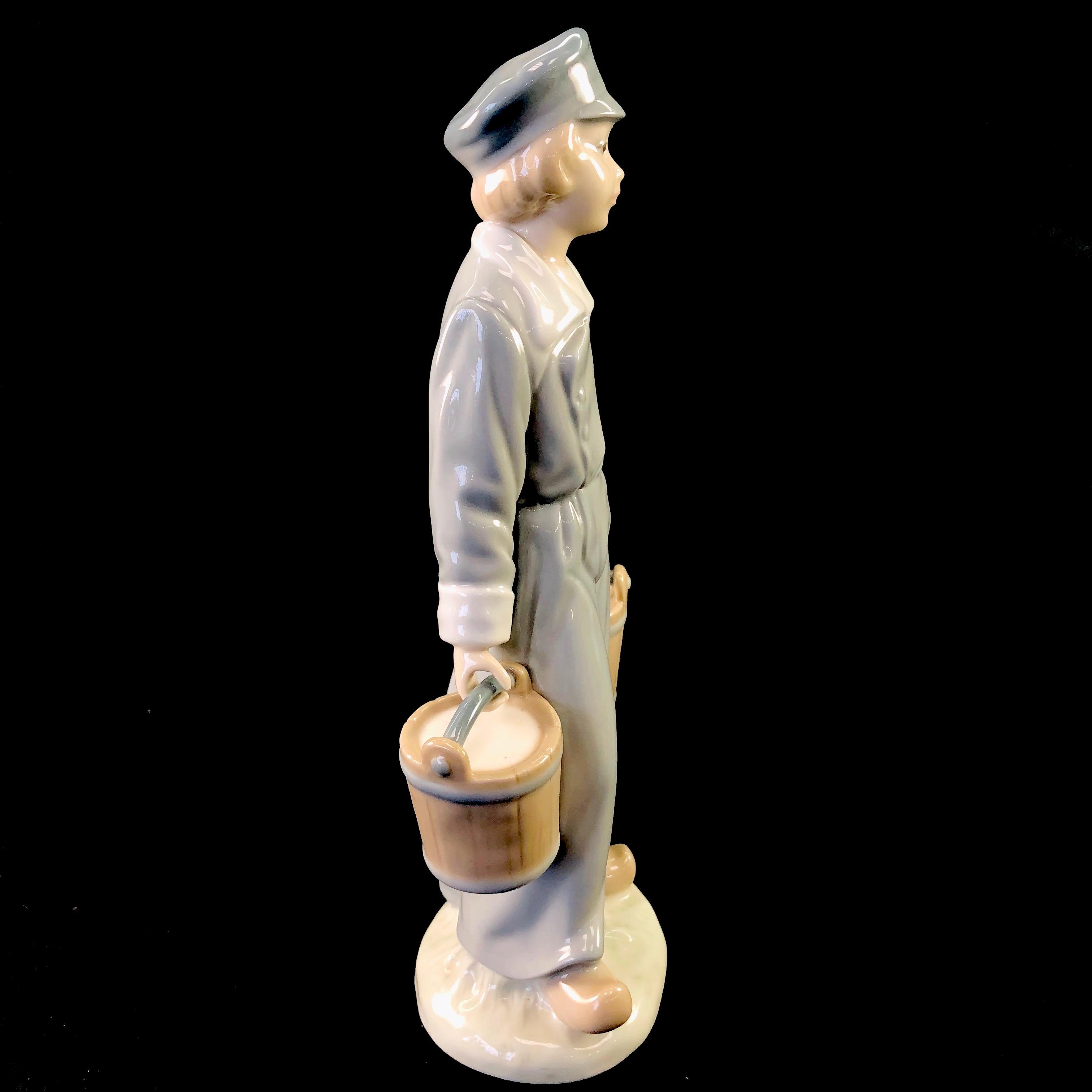 Estate Lladro #4811 "Dutch Boy with Pails" porcelain figurine with original box