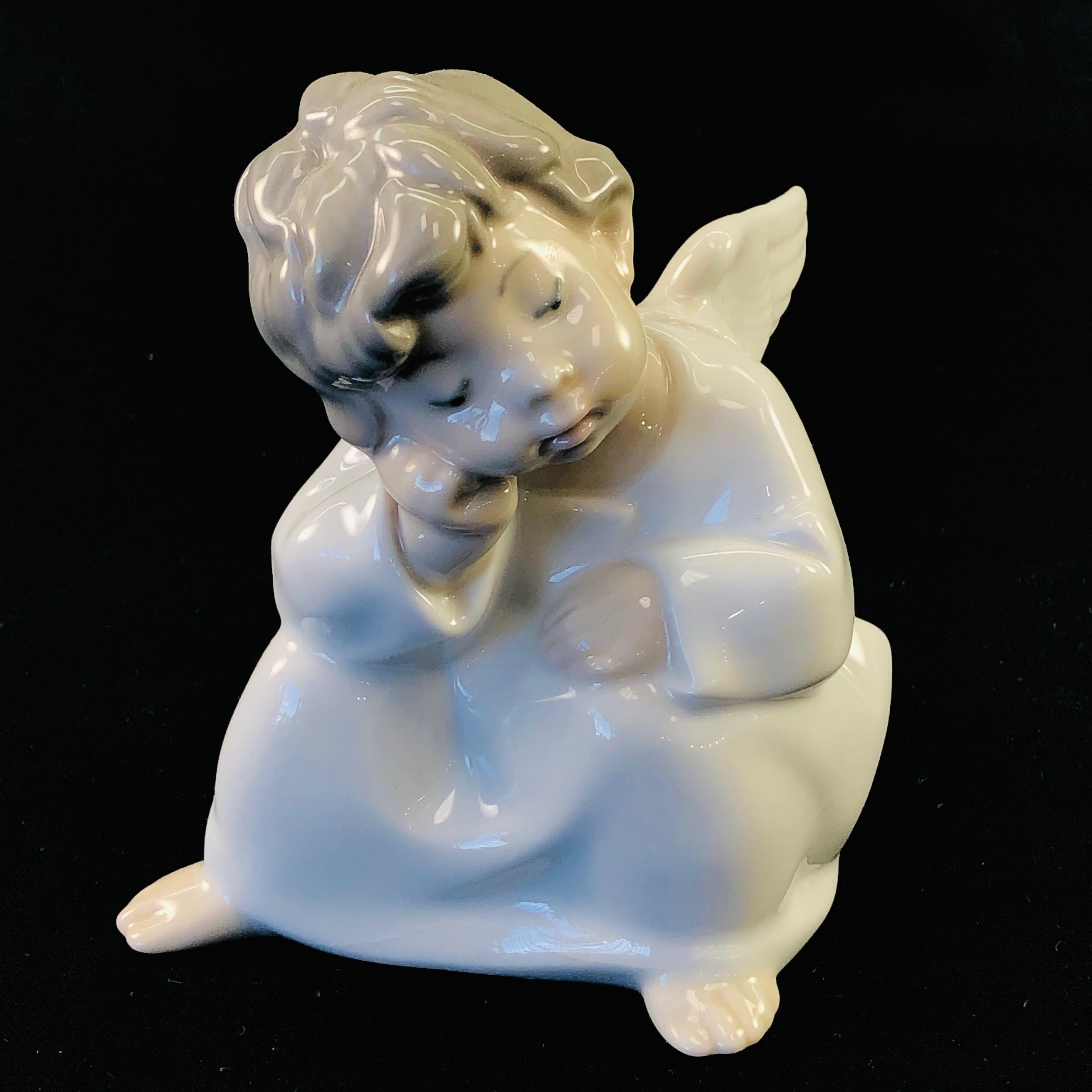 Estate Lladro #4539 "Angel Thinking" porcelain figurine