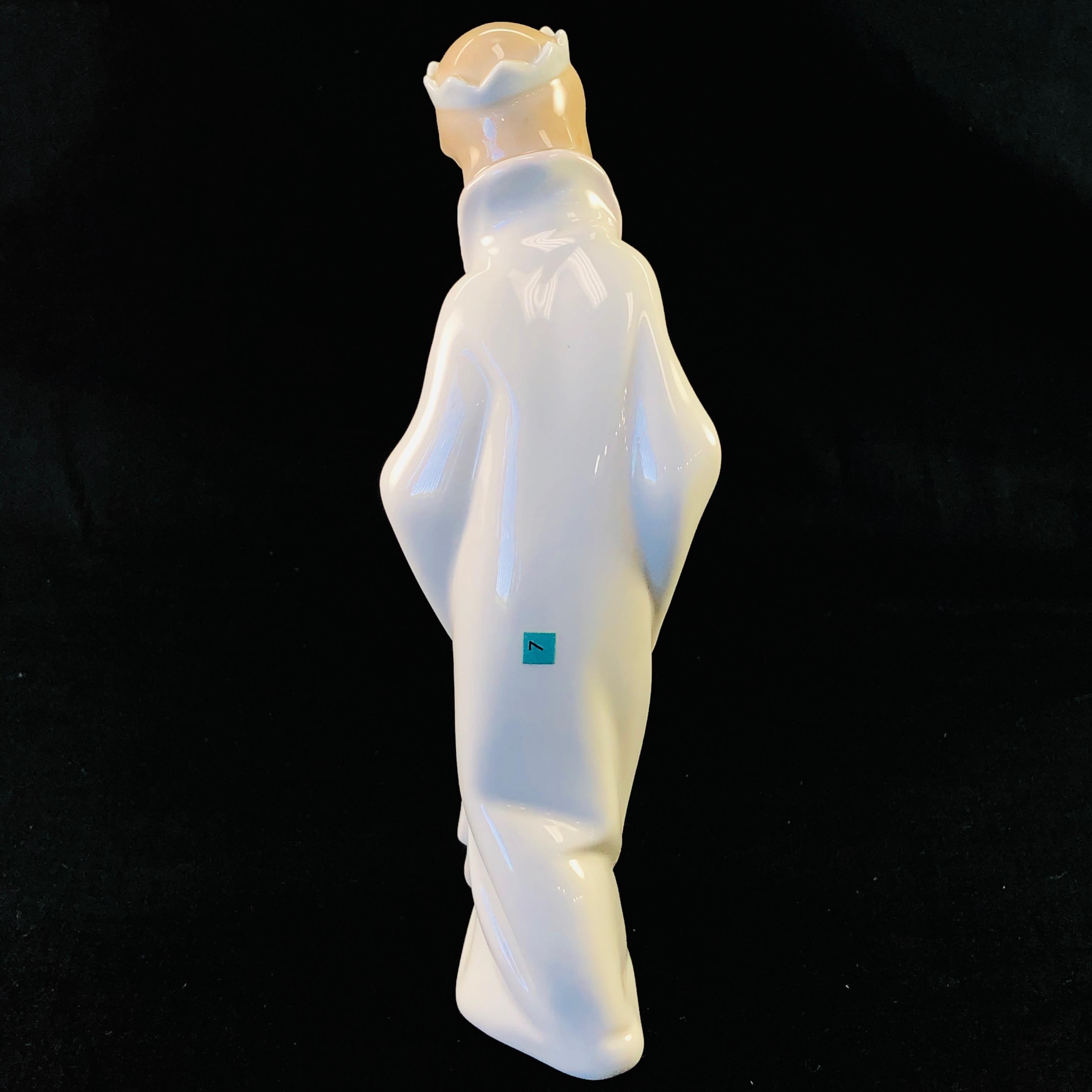 Estate Lladro #4674 "King Gaspar" porcelain figurine with original box