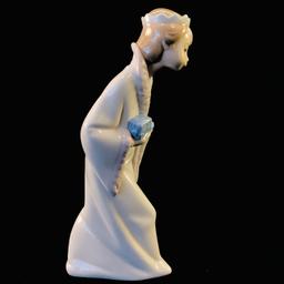 Estate Lladro #4674 "King Gaspar" porcelain figurine with original box