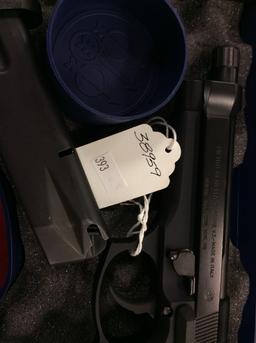 Beretta Md. 92FS, 9mm Pistol with case