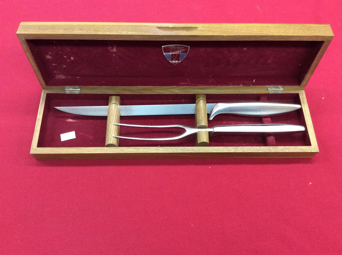 1970's Gerber 2 Piece Carving Set, Stainless Steel MINT in Walnut Box