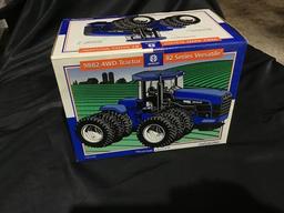 New Holland 9882 Four-wheel-drive Tractor 1/32 Scale