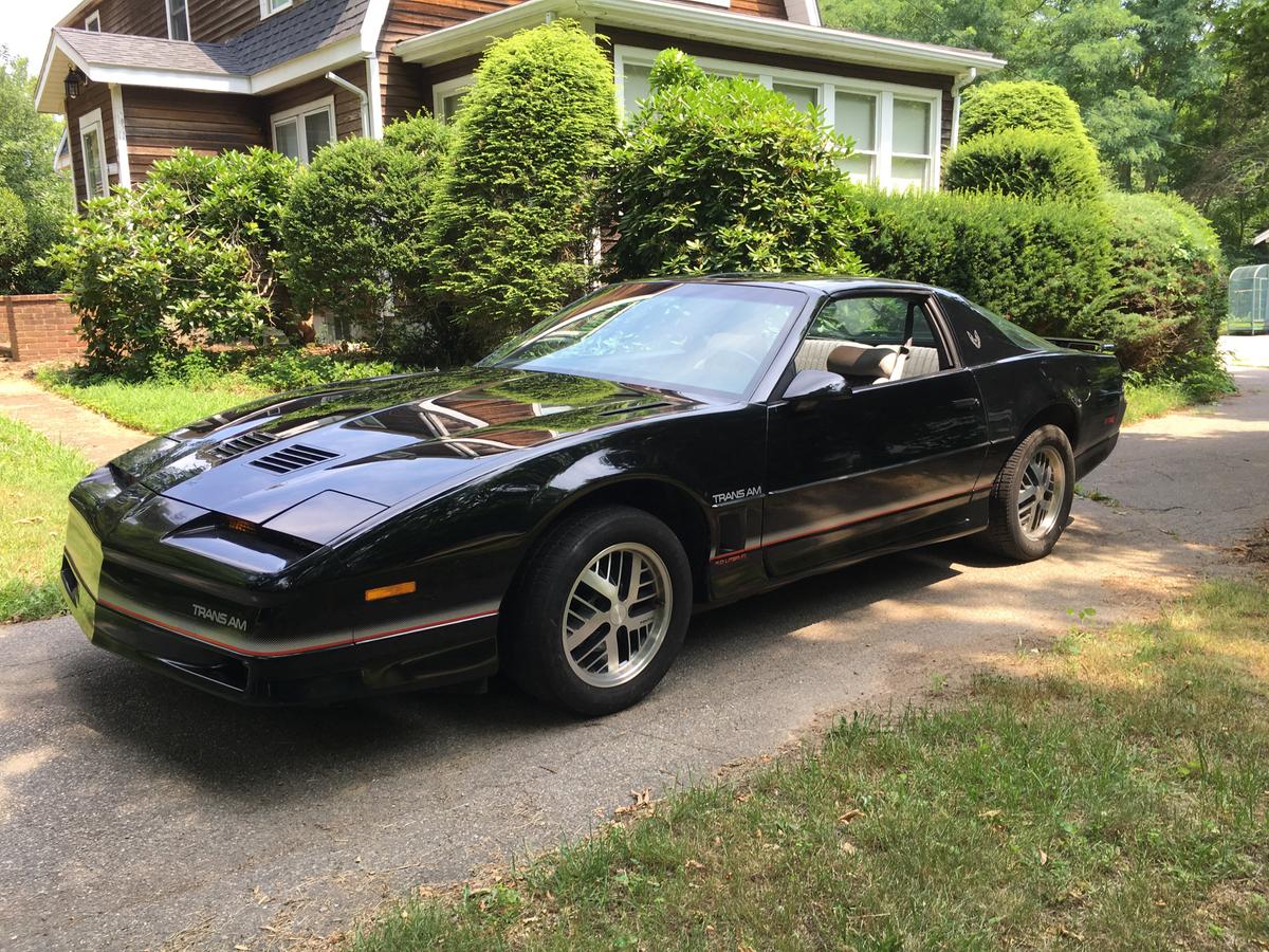 1985 PONTIAC FIREBIRD TRANS AM 2 DOOR COUPE