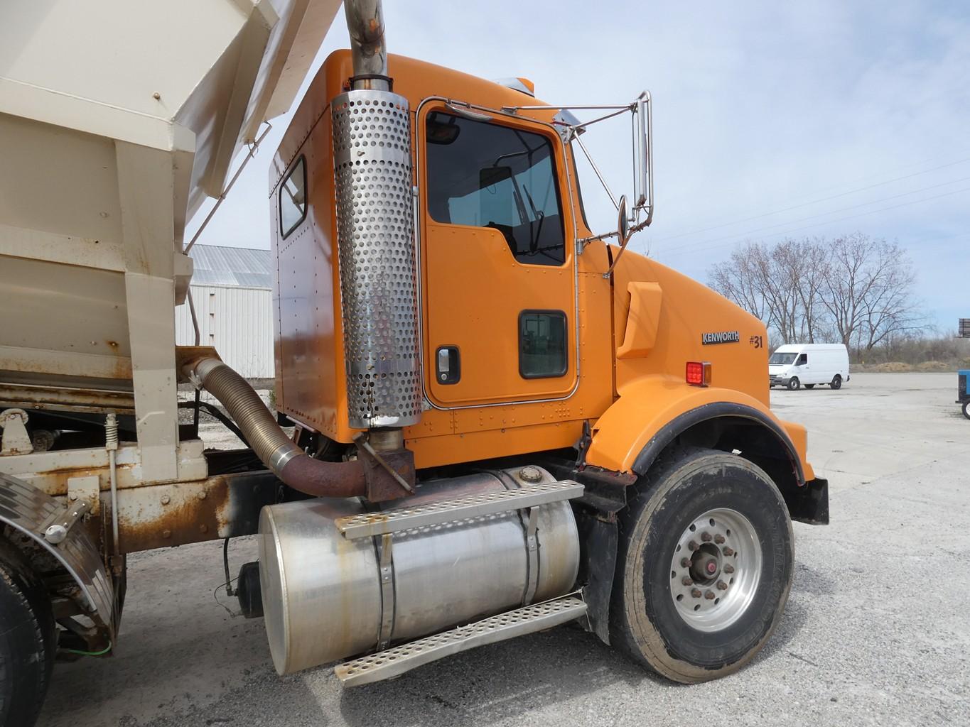 2004 (not '05) Kenworth Dahms Stone Slinger Quad Axle Truck, SN:1NKDL00X34J