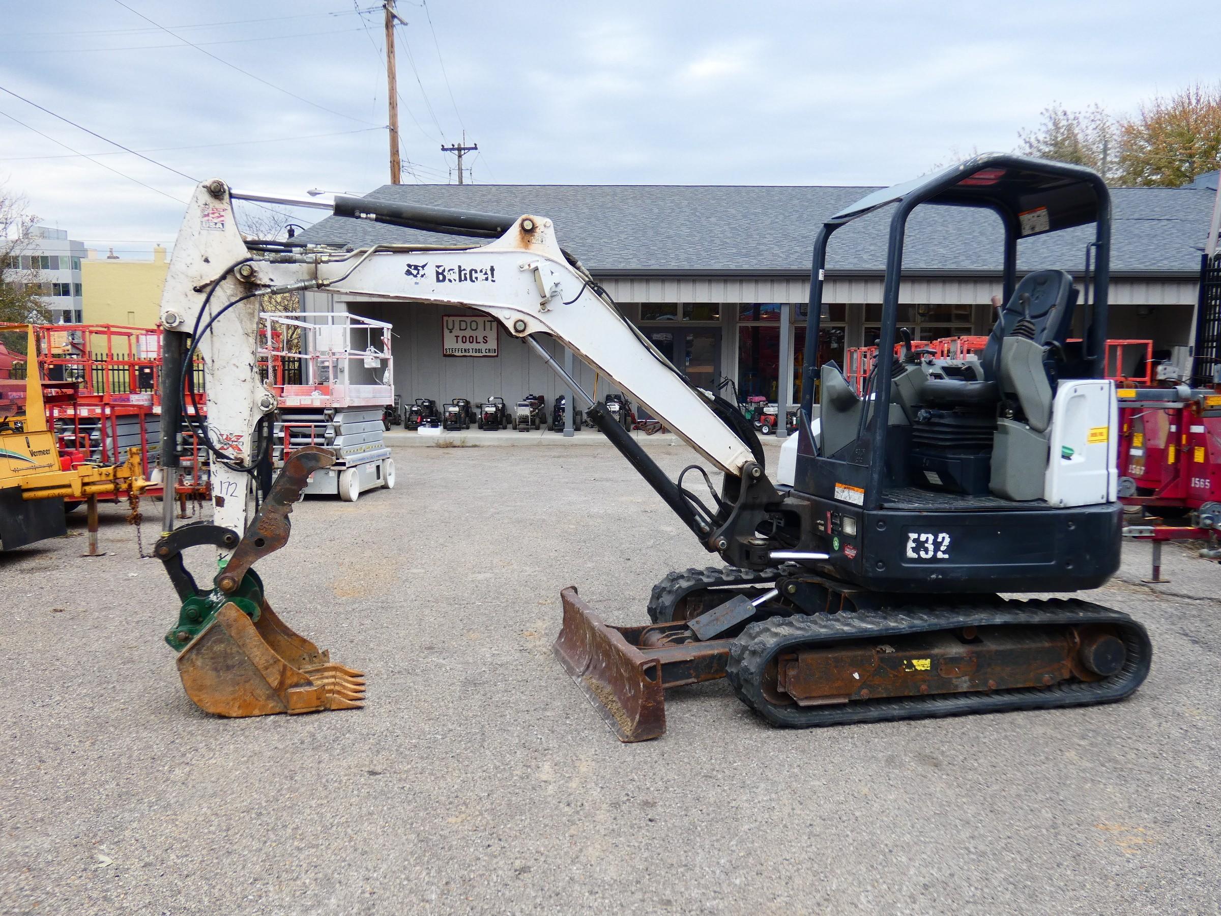 2014 Bobcat E32I Mini Excavator, SN:AUYJ11010, ROPS, 24'' QT Bucket, Hyd. T