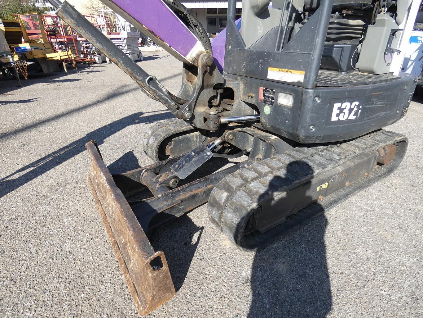 2014 Bobcat E32i Mini Excavator, SN:AUYJ11009, ROPS, Aux. Hyd, X-Change QT