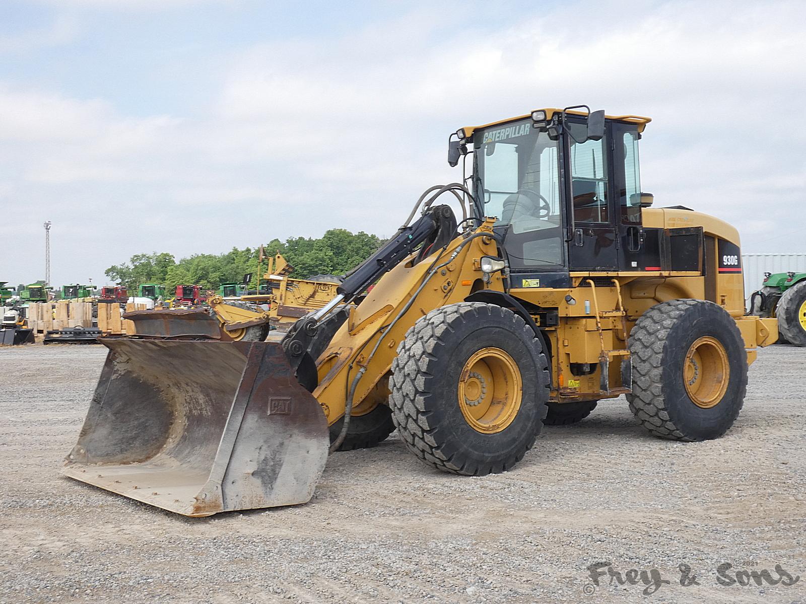 2006 Caterpillar 930G Wheel Loader, SN:TWR01150, EROPS, QT GP Bucket & Fork