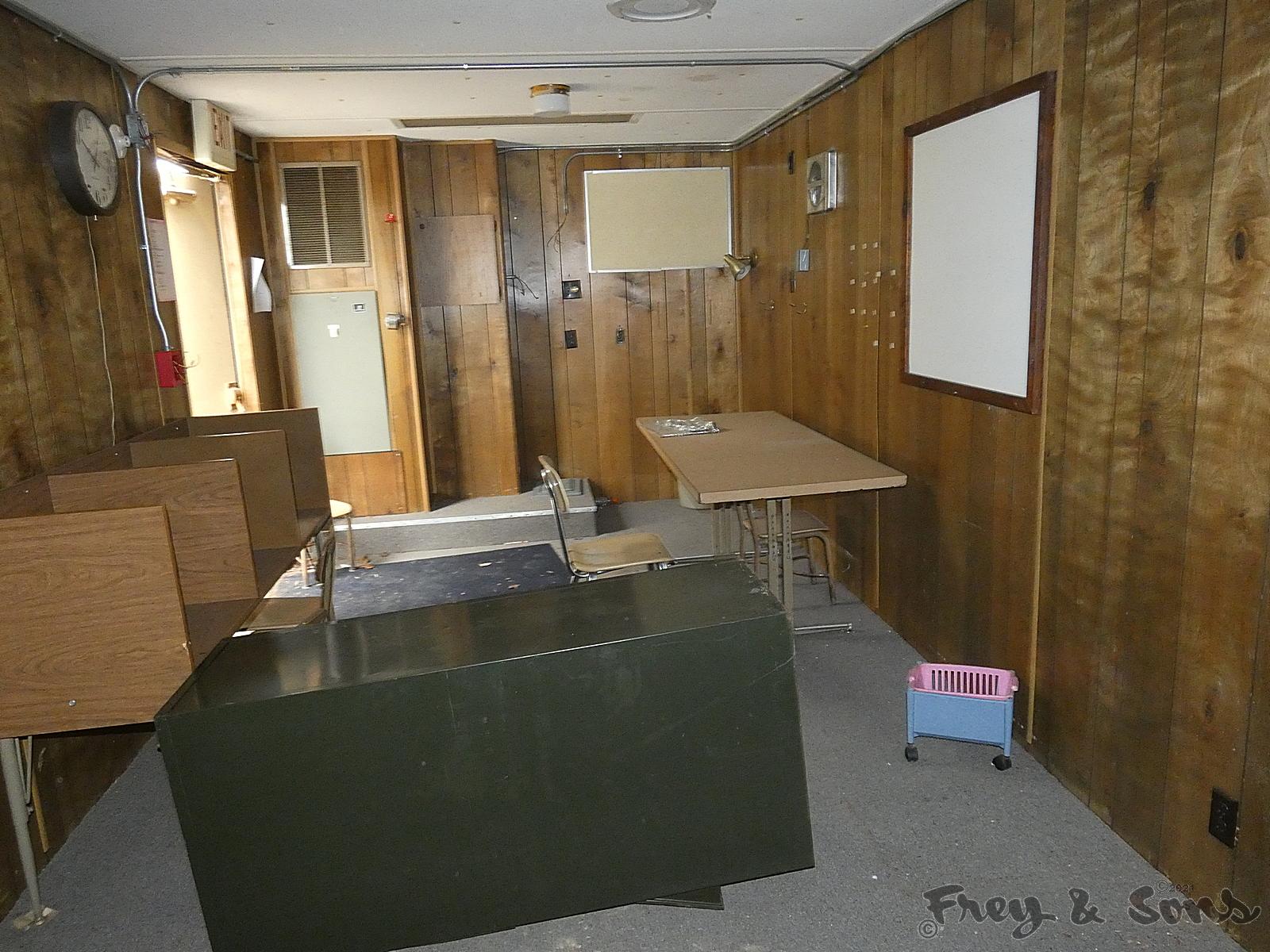 53'+ Office Trailer, w/ Desks & Furnishings