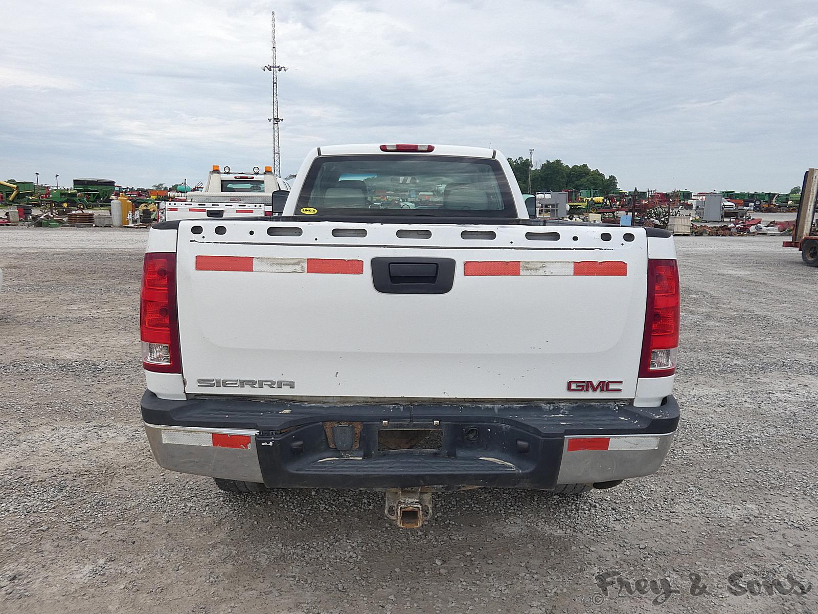 2008 GMC Sierra 2500 Ext. Cab 4x4 Pickup, 1GTHK29K28E158156, V8 Gas Runs ro