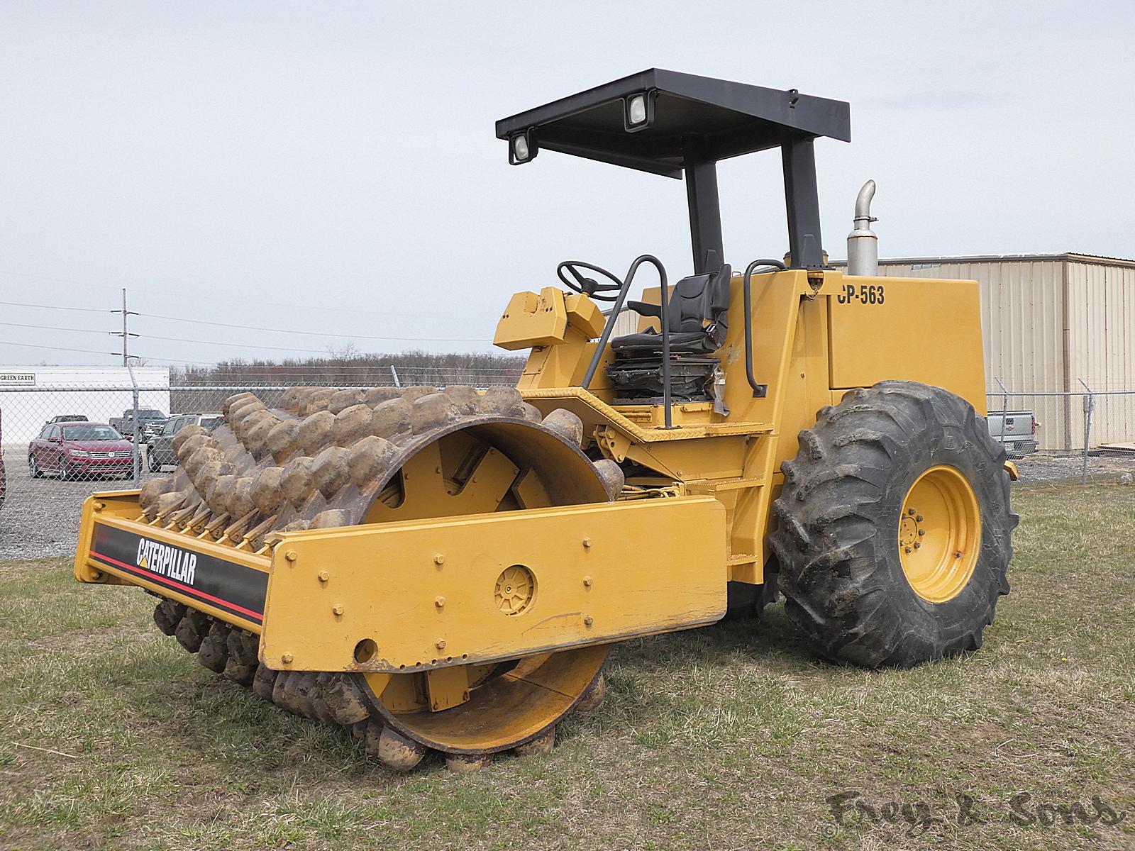1992 Cat CP563 Padfoot Vibratory Compactor, SN:1YJ00282, ROPS, 23.1x26 Tire