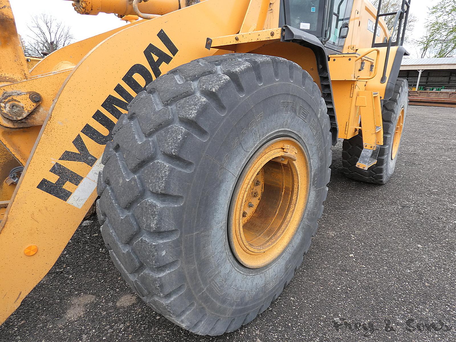 2016 Hyundai HL960 Rubber Tired Loader, SN:00067, EROPS, GP Bucket, 3rd Val