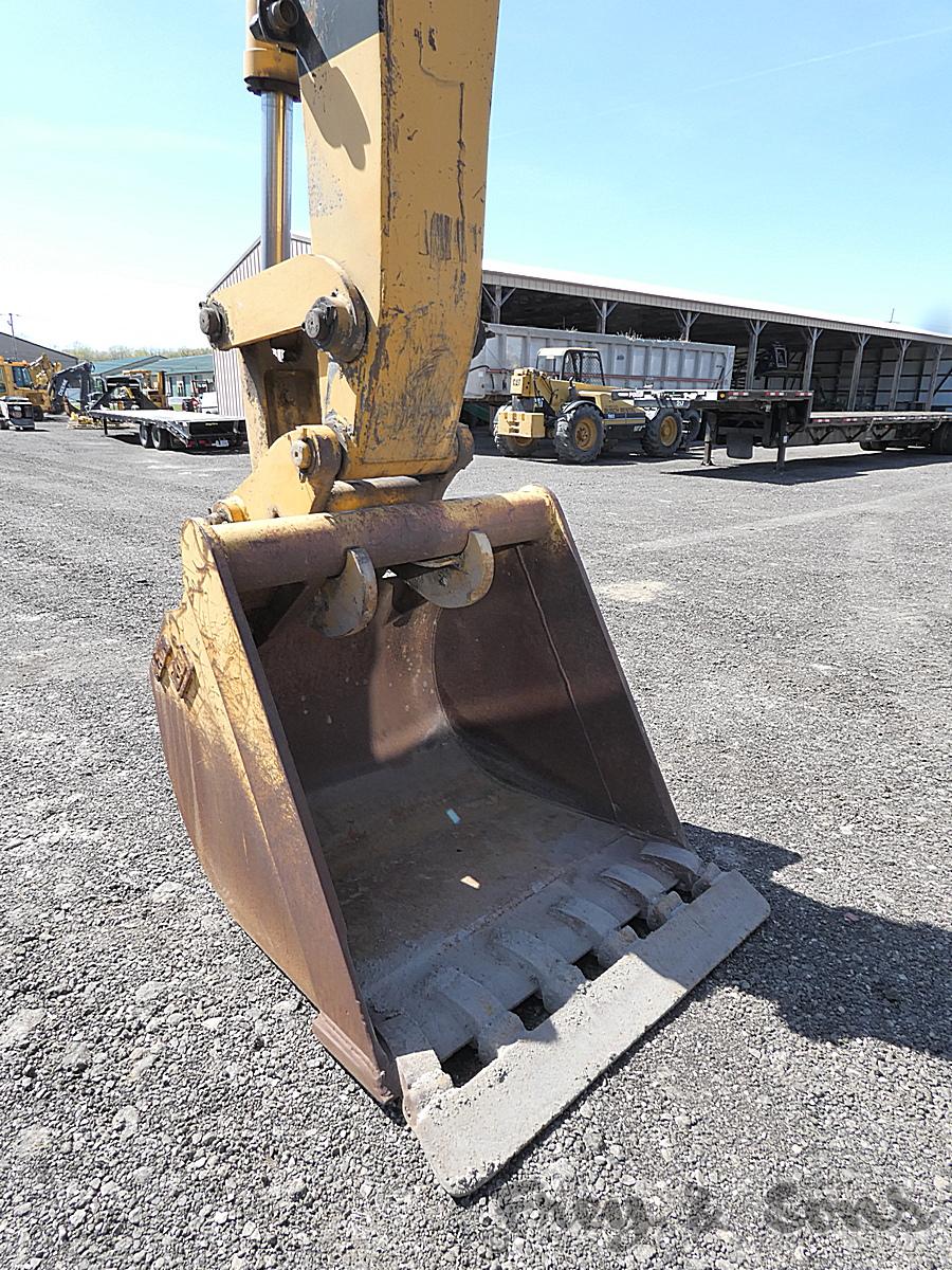 1986 John Deere 690C RT Excavator, SN:511369, Aux. Hyd., QT Bucket, 6 Way B