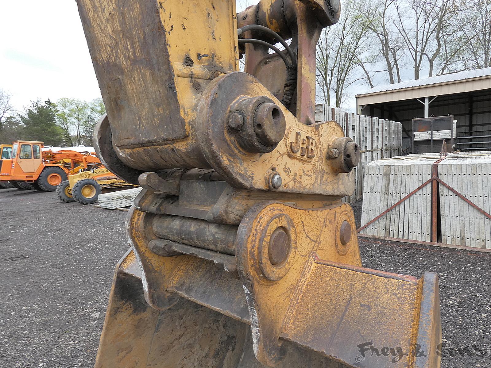 John Deere 230LC Hydraulic Excavator, SN:601039, JRB Qt 48'' Bucket, 10,565