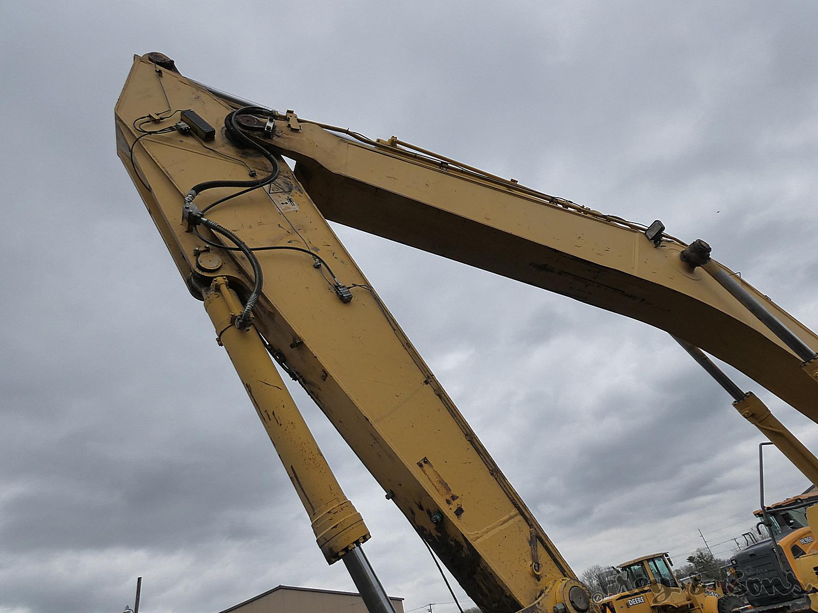 2004 Komatsu PC400LC-7 Hydraulic Excavator, SN A86182, 36'' Pinned Bucket,