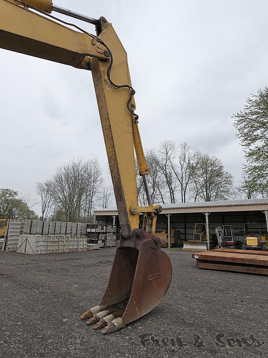 2004 Komatsu PC400LC-7 Hydraulic Excavator, SN A86182, 36'' Pinned Bucket,