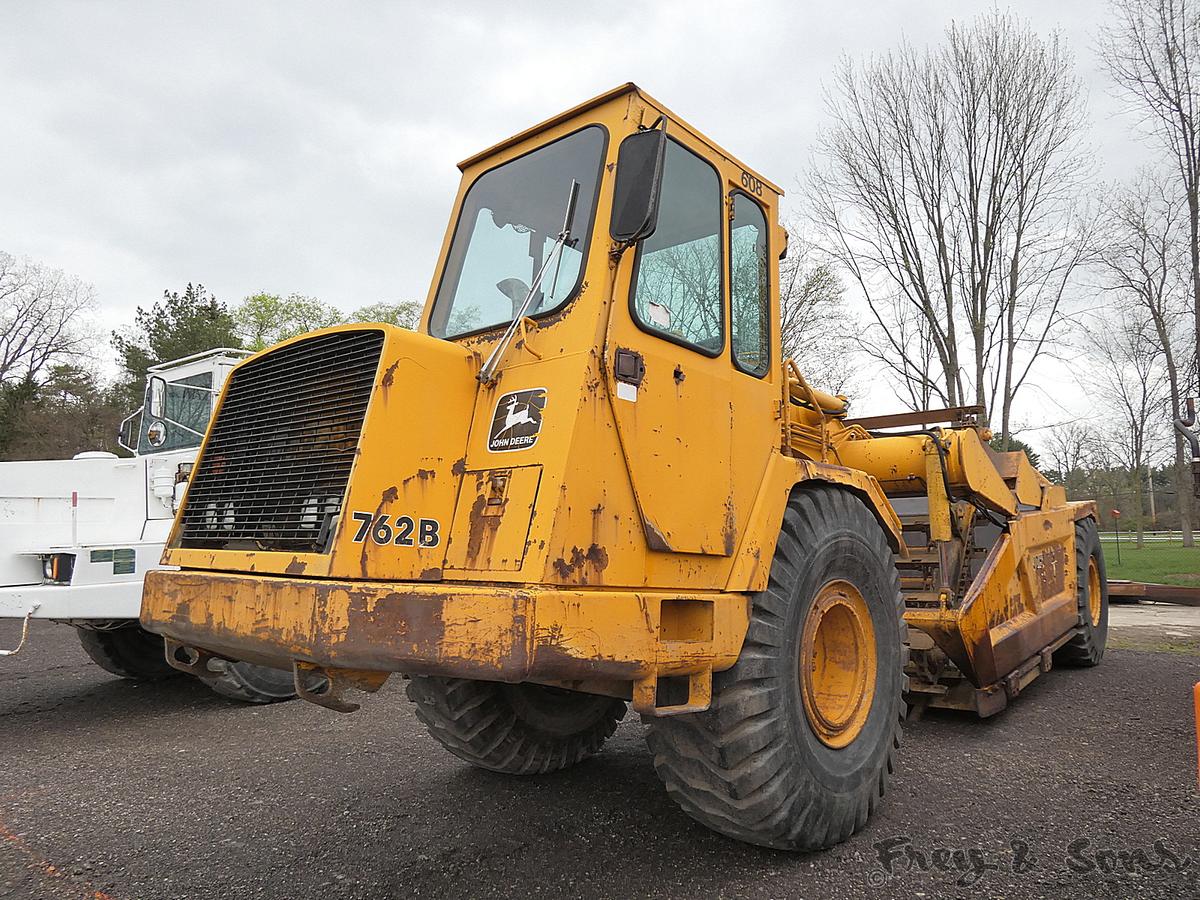 John Deere 762B Self Loading Scraper, SN:769012, 26.5x25 Tires, Read 8,773