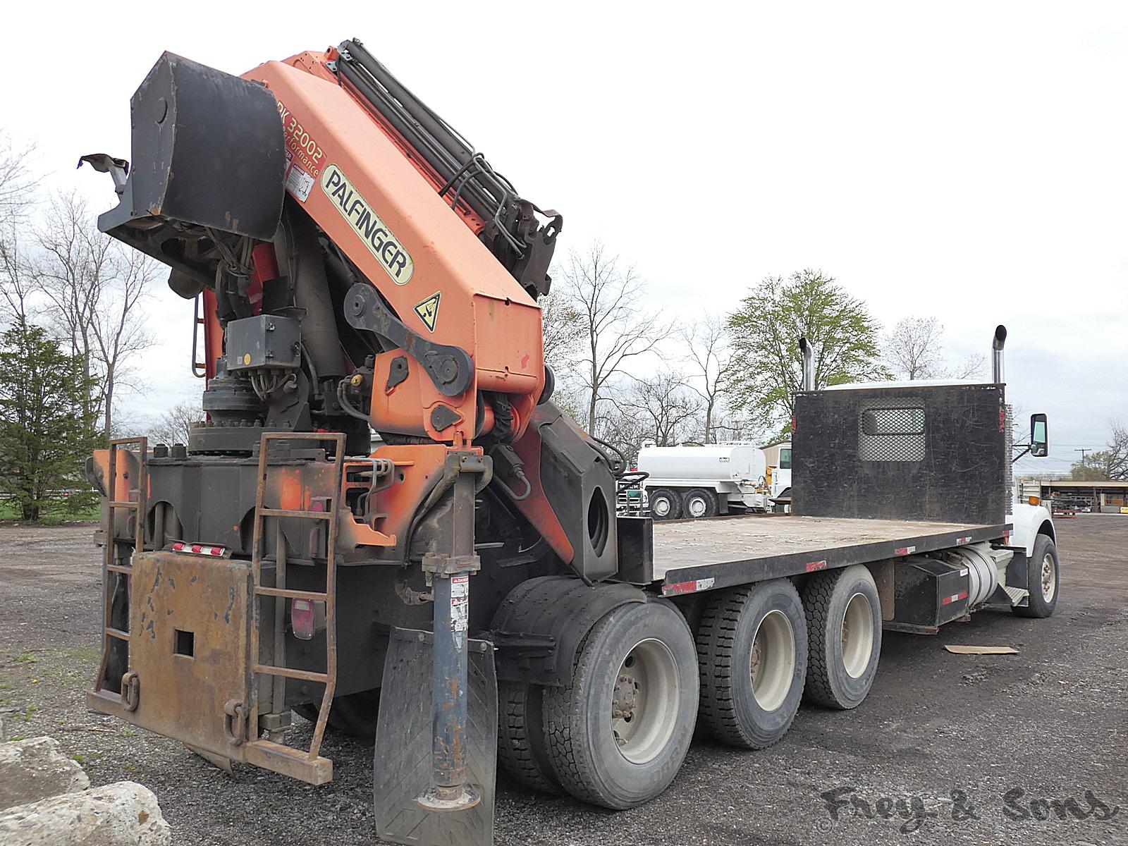 2000 Kenworth T800 Knuckleboom Flatbed Triaxle Truck, SN:1XKDD09X3YJ842556,