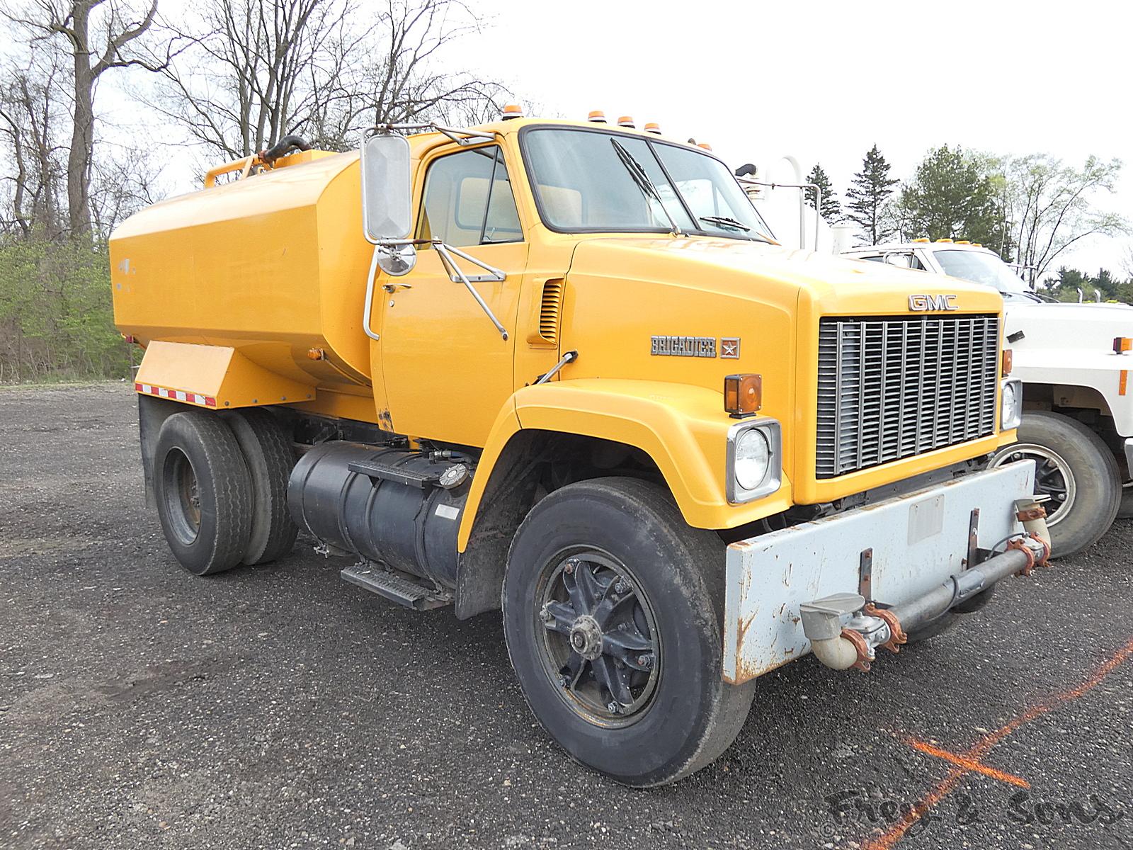 1984 GMC Brigadier 2000 gal S/A Water Truck, SN:1GTM9C1C4EV517006, Cummins