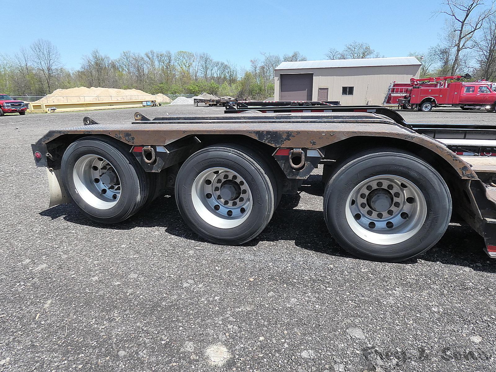 2017 Fontaine 55L Detachable Lowboy, SN:57JE54308H3574058, 27' Well, 18'' D