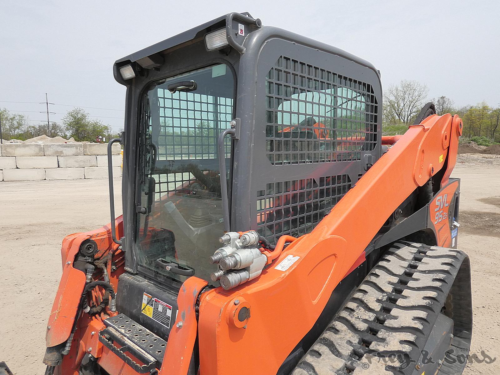 2020 Kubota SVL95-25 Compact Track Loader, SN:KBC2063CCL1A49978, Cab, Hiflo