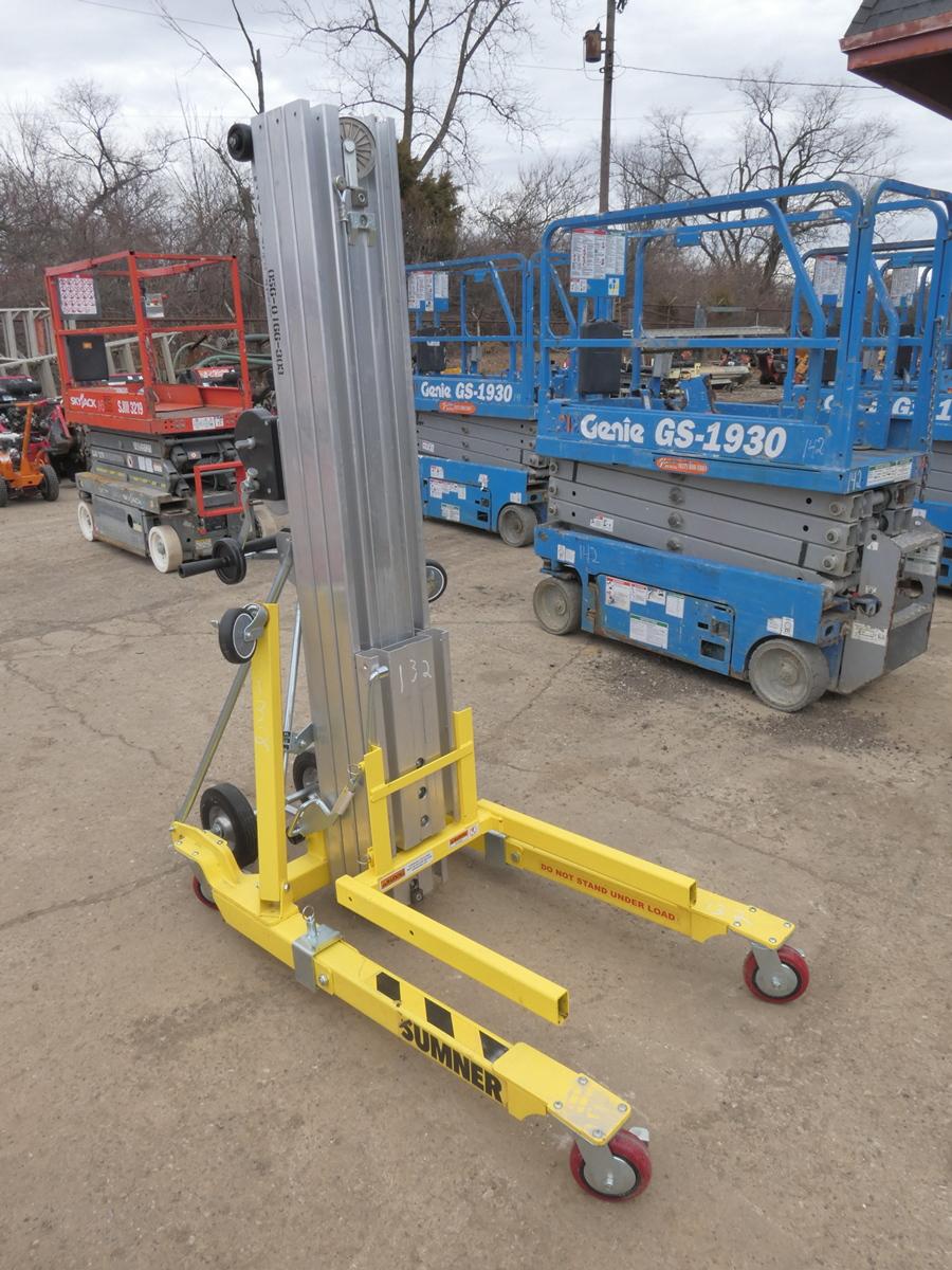 Sumner 2615 Materal Lift, SN:731, 1000#, 14' Lift