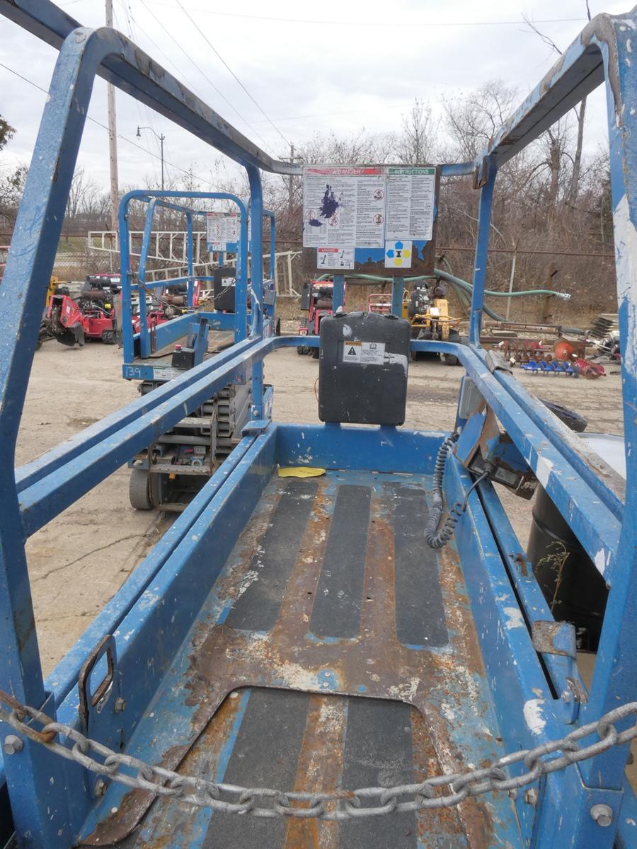 2015 Genie GS1930 19' Scissor Lift, SN:GS3015A-144552, 137.8 hrs.