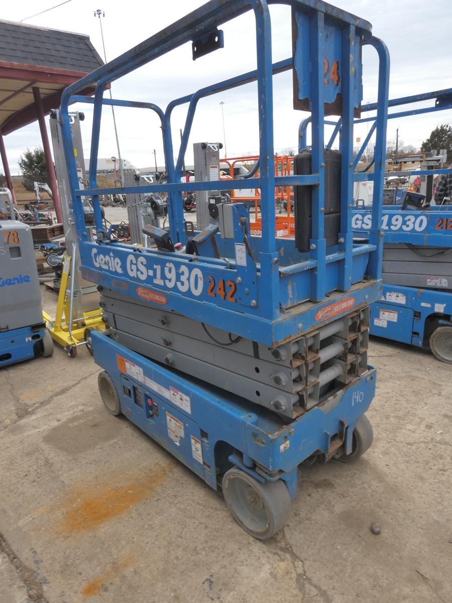 2015 Genie GS1930 19' Scissor Lift, SN:GS3015A-144549, 220.5 hrs.