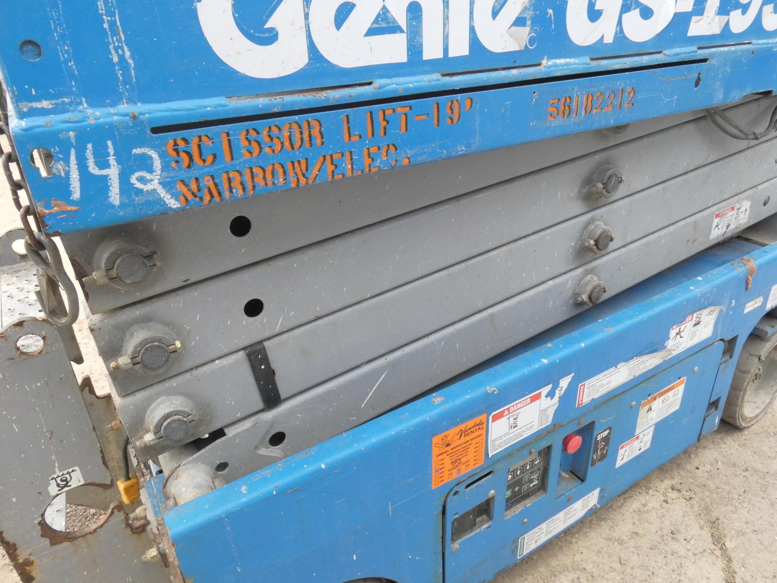 2015 Genie GS1930 19' Scissor Lift, SN:GS3015A-140057, 202.1 hrs.