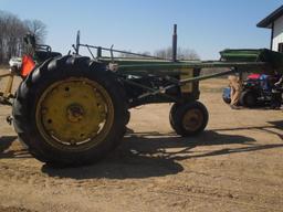 520 John Deere gas tractor