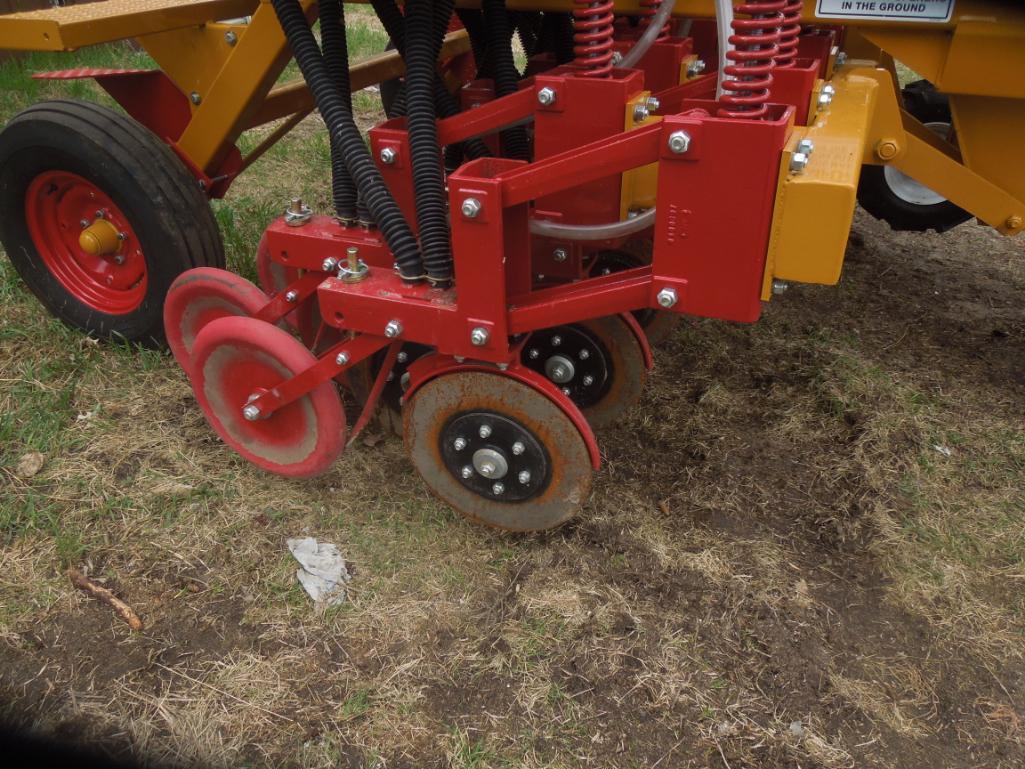 Haybuster 107C 10 ft No Till Seed drill