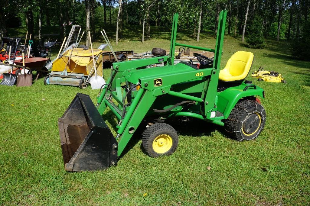 425 John Deere Hydrostatic Lawn Tractor