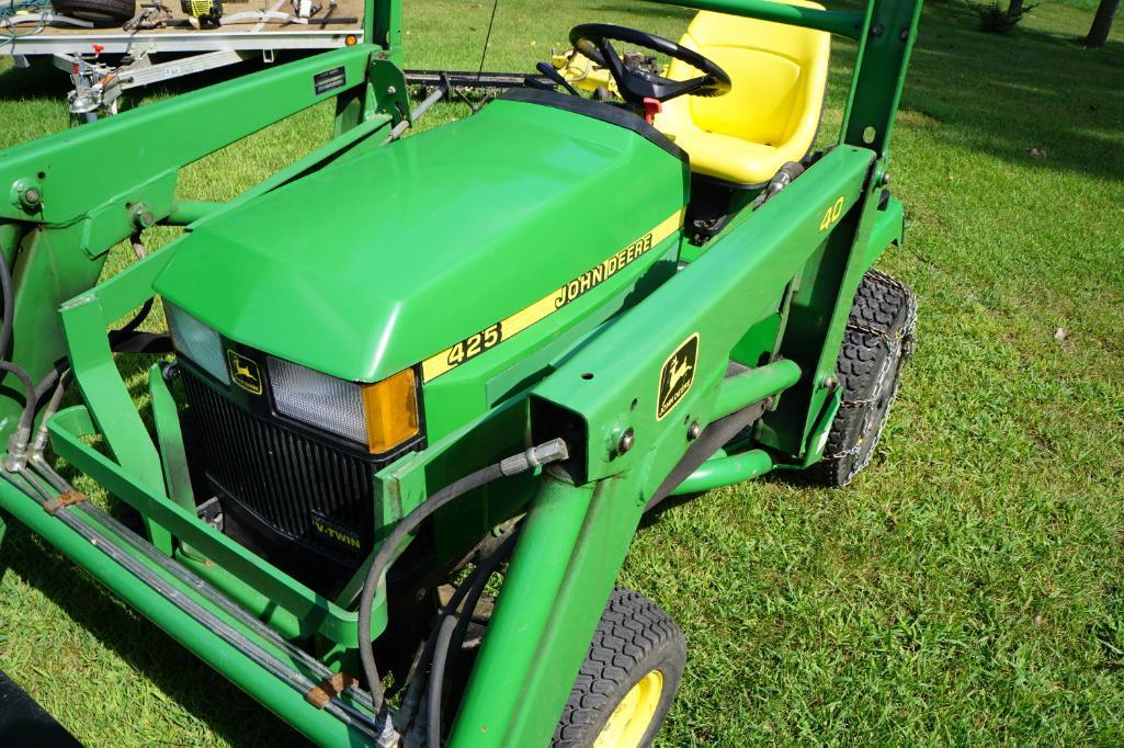 425 John Deere Hydrostatic Lawn Tractor