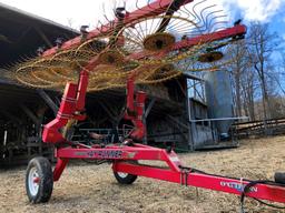 Ogden Hybrid Hay Runner 10 Wheel V Rake, Pull type with hydraulic controls, super nice late model