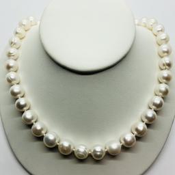 FRESHWATER PEARL NECKLACE