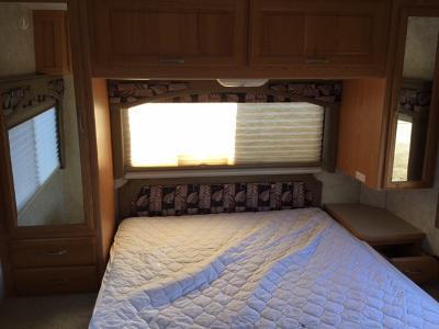 2005 Four Winds Chateau 6.8  31 ft Motorhome