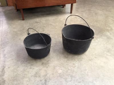 2 Cast Iron Pots